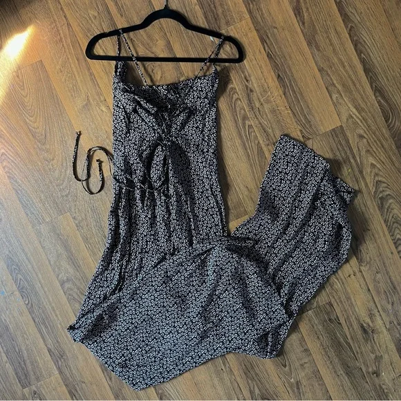 Flynn Skye Floral Back Lace Up Jumpsuit - Picture 4 of 5